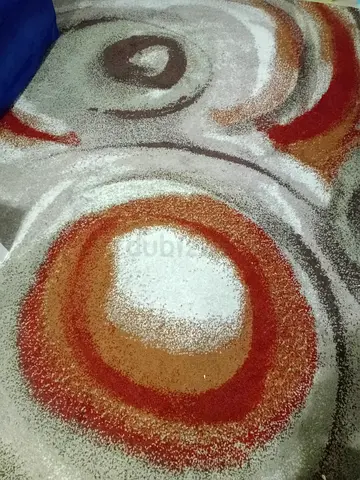 Modern circular pattern area rug - good condition 200CM X 300CM)