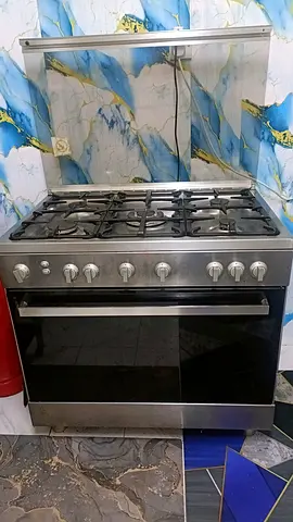 Stainless Steel 5-Burner Gas Range with Oven — Good Working Condition + gas cylinder 22 kg