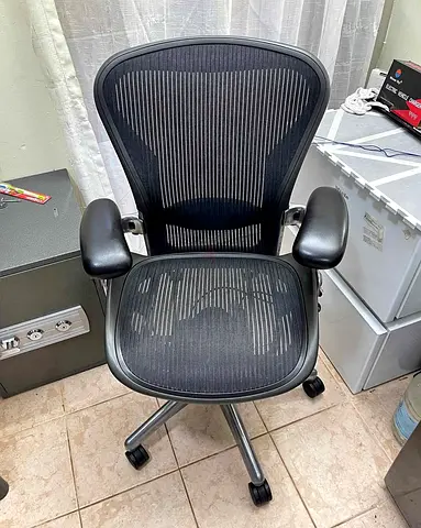 For selling Herman Miller ergonomic mesh chair.good condition only little use.