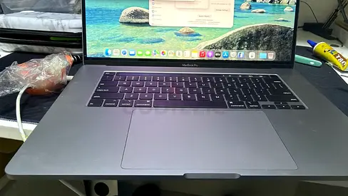 macbook i9 32gb ram 1tb ssd