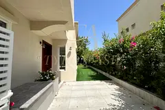 NEWLY RENOVATED | HUGE PLOT | VACANT NOW
