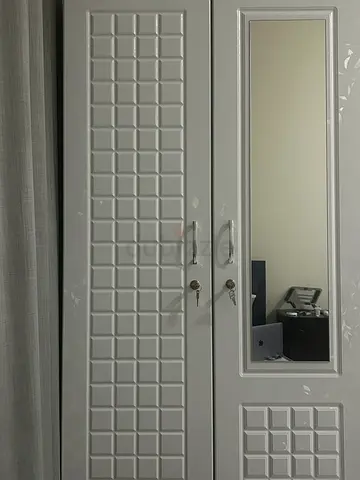 2 doors cabinet