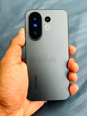 Vivo X200 FE – Excellent Condition – Full Accessories Bundle