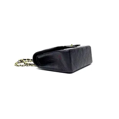 Chanel MAXI classic black handbag, grained calfskin and gold-tone hardware.23x33x10CM