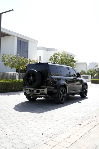 2025 Land Rover Defender 110 X-Dynamic HSE | GCC | 1 Owner | 2 Keys