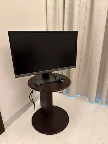 BenQ EL2870U — a 28-inch 4K HDR monitor.