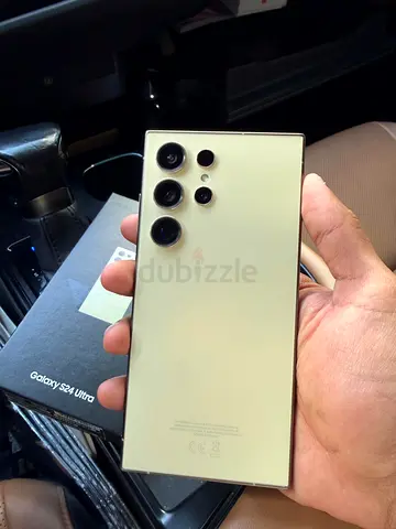 Samsung Galaxy S24 Ultra in Titanium Yellow