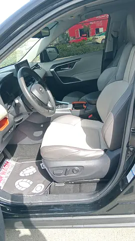 2020 Toyota RAV 4 — миниатюра 11