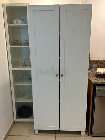 Kitchen cabinet