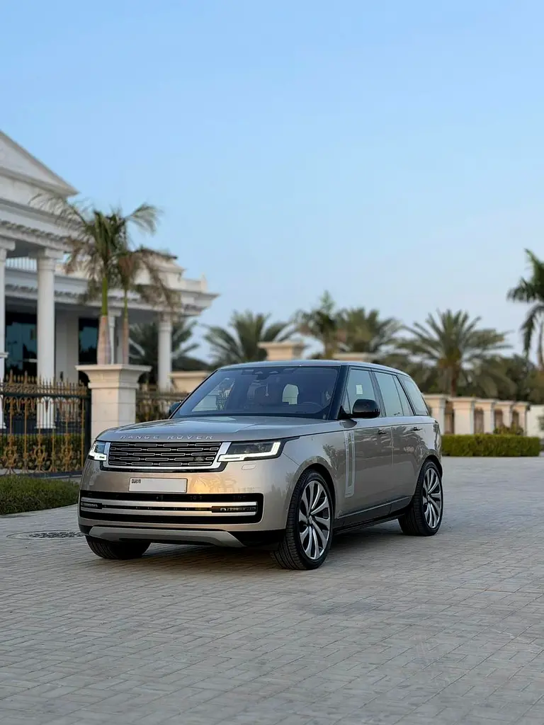Land Rover Range Rover 2023 — photo 1 of 9