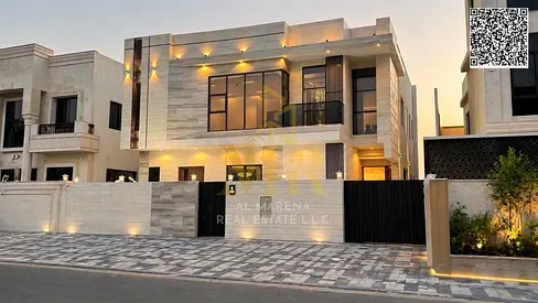 Two-story villa with a swimming pool, prime location close to public amenities, price includes all fees.