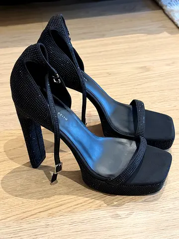 Black Squared Toe High Heel Sandals with Ankle Strap (Size Unknown)