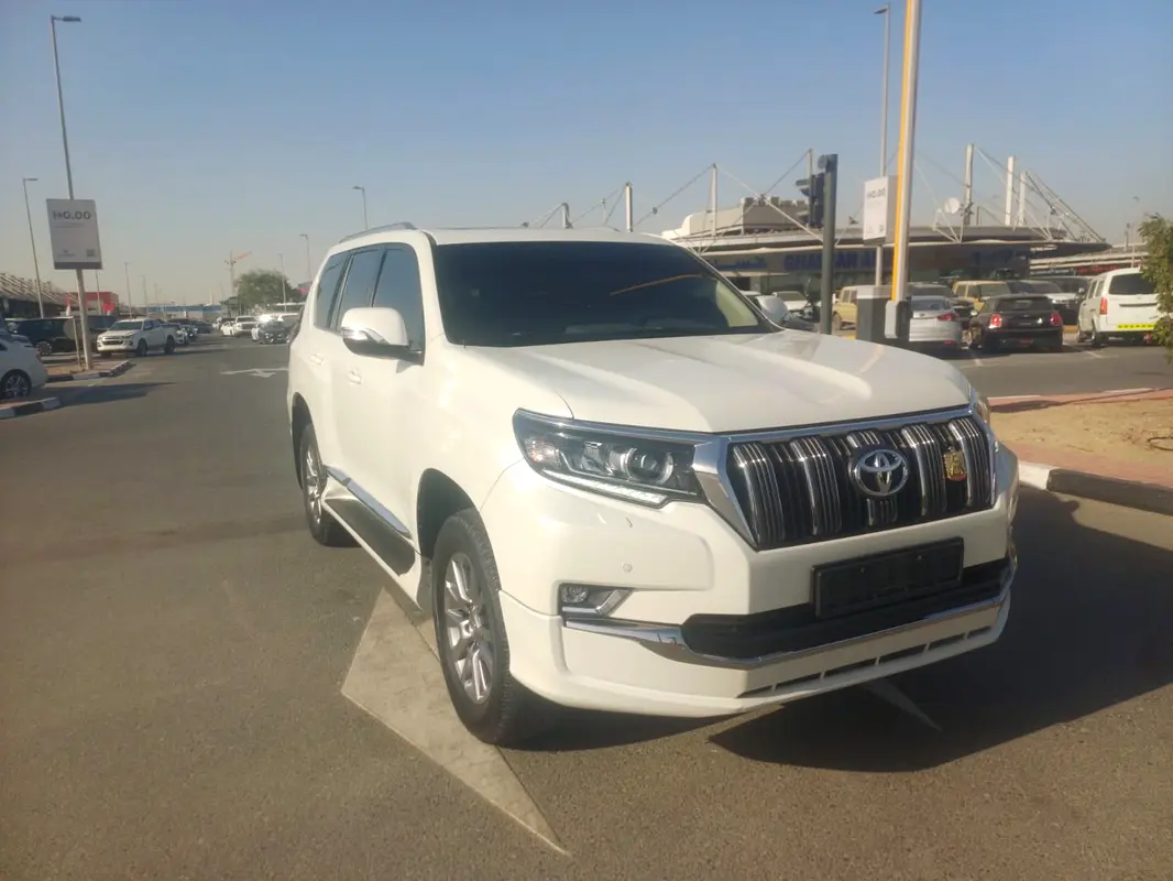 Toyota Prado 2020 — photo 1 of 17