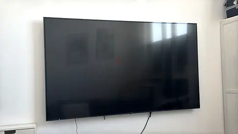 86inch UHD Signage TV - Good Working Condition (Wall-mounted)