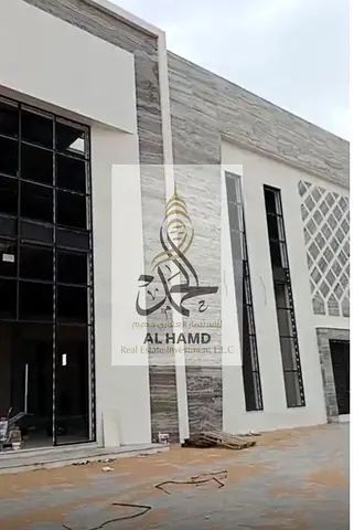 للأيجار من المالك مصنع وشبرات في ام القيوين مساحات كبيرة نتوفر مساحة 29000قدم