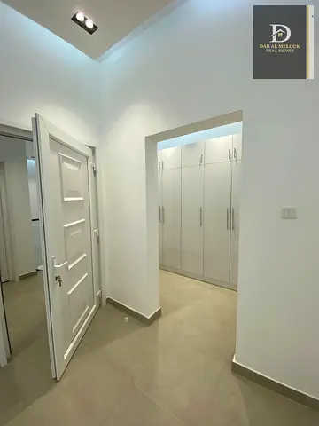Three-story villa for sale in Rawdat Al Qurt, Sharjah. Freehold ownership for Arabs.