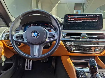 2022 BMW 5-SERIES photo 10