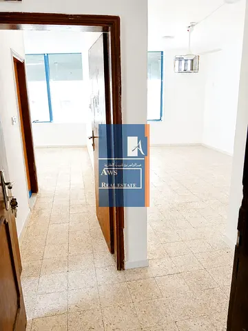 Bright 1BHK for Executive Bachelor, Nearby Daily Needs