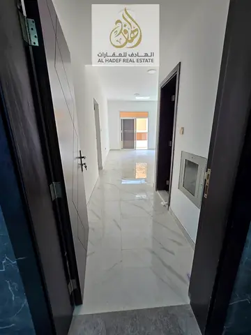 Al-Muwayhat 3 is near the Saudi German Hospital and the school complex.