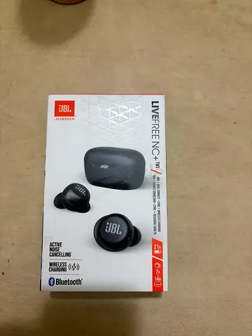 JBL Live Free NC+ earbuds