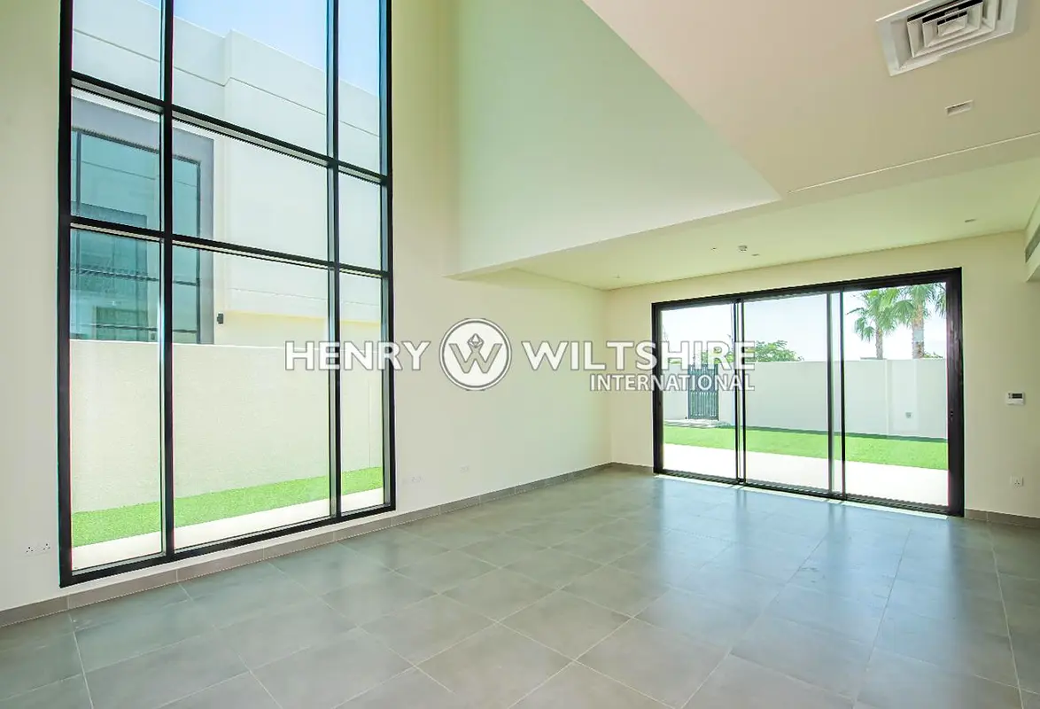 Spacious 4 bed Villa in Dahlias. Must be seen!