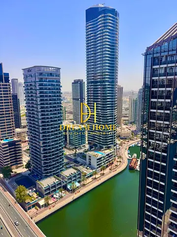 NO COMMISSION l Unfurnished 2-Bedroom Apartment with Stunning Views in Dubai Marina