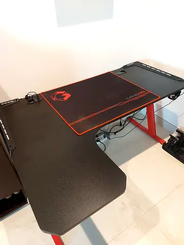 Game In L-shaped Carbon Fiber Gaming Desk with Cable Management and Mousepad