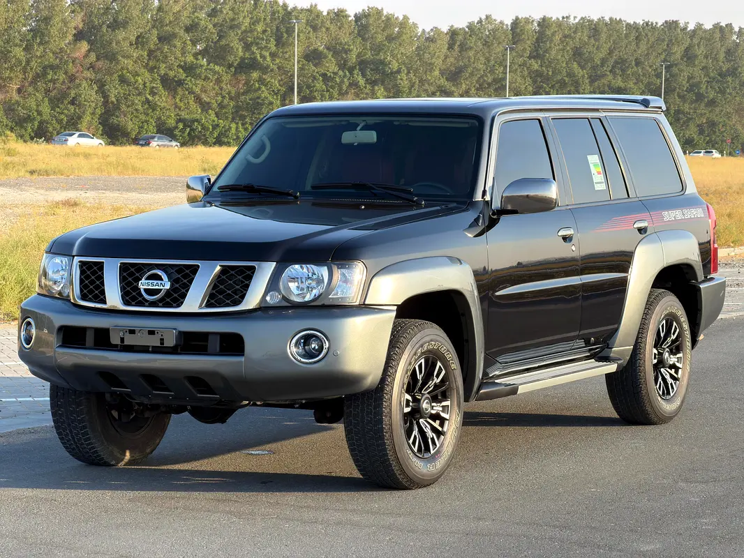 Nissan Patrol Safari 2023 — photo 1 of 10