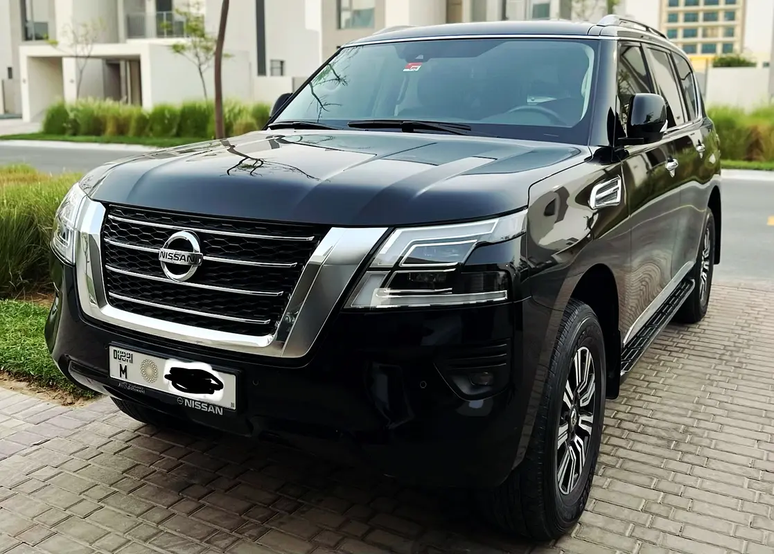 Nissan Patrol 2021 — photo 1 of 4