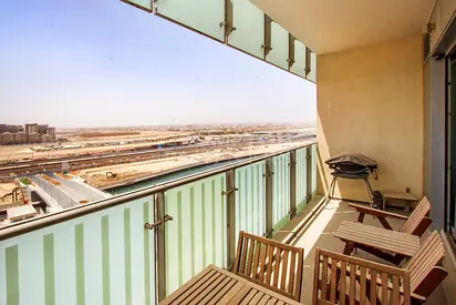 Classy 2BR | Road View | Tenanted | Beach Access