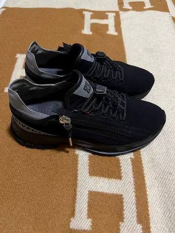 Givenchy Sneakers new