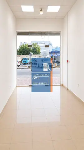 Road Facing Shop in Excellent Business Location