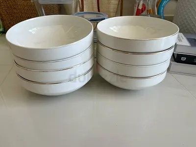 Set of 8 Bowls - Gold Accent