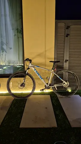 Trek Marlin 4 (immaculate condition)
