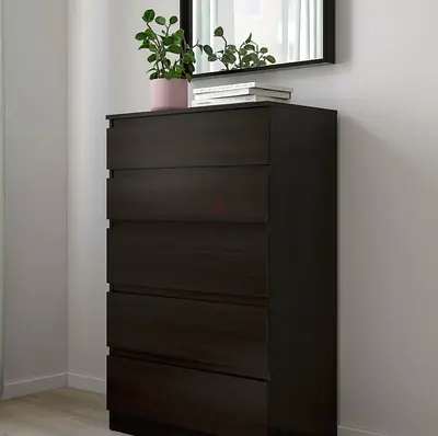 Mullen dark brown chest of 5 drawers