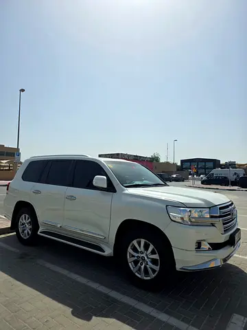Toyota Land Cruiser GXR V82018 | GCC Specs | Well Maintained | Full service history
