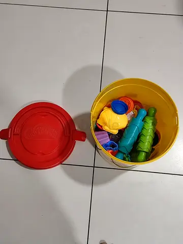 Play DOH tools and container ( No play DOH)