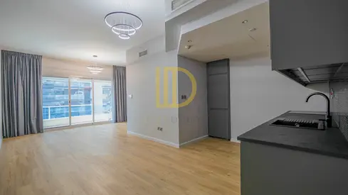 Upgraded - Vacant - Kitchen Equipped