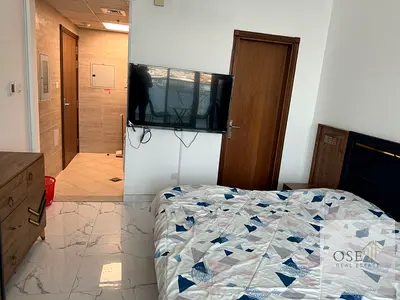 استوديو مع بلكونه ومطبخ منفصل واطلاله مفتوحه