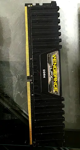 DDR4-8gb-2133MHz Corsair Vengeance LPX Ram