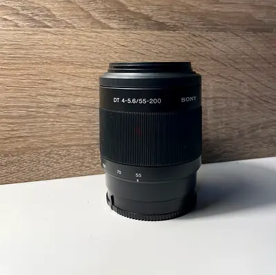 Sony DT 55-200mm f/4-5.6 Telephoto Zoom Lens (APS-C) - Good Condition