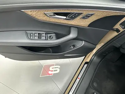 2024 AUDI Q8 thumbnail 15
