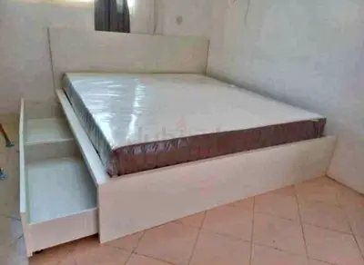 Malam king size bed 180/200cm bed with 2 storage drawers underneath and Ikea mattress
