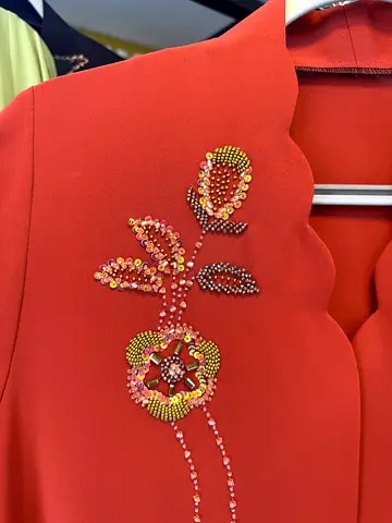 ✨ Premium Custom Abayas Available in UAE ✨