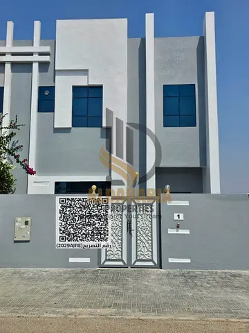 🏡 للبيع – فيلا مميزة في مدينة خليفة، أم القيوين