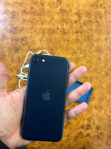 iphone SE3 64gb