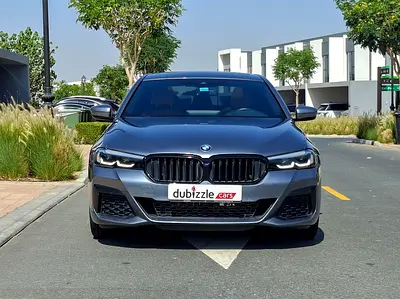 2022 BMW 5-SERIES photo 2