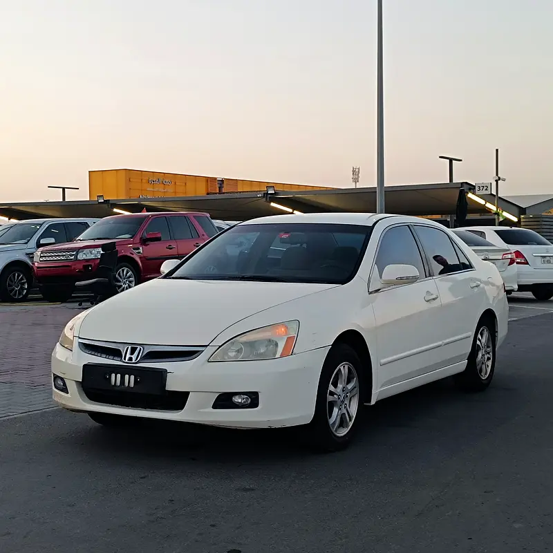 Honda Accord 2006 — photo 1 of 14