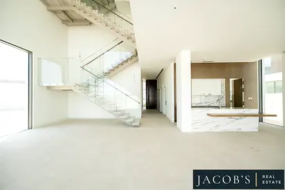 Private location | 5 Bedroom & Maid | Single row