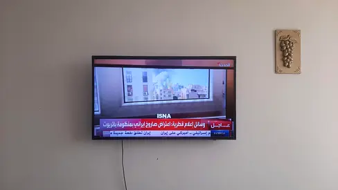 40-inch Wall-Mounted 4K TV in Excellent Working Condition